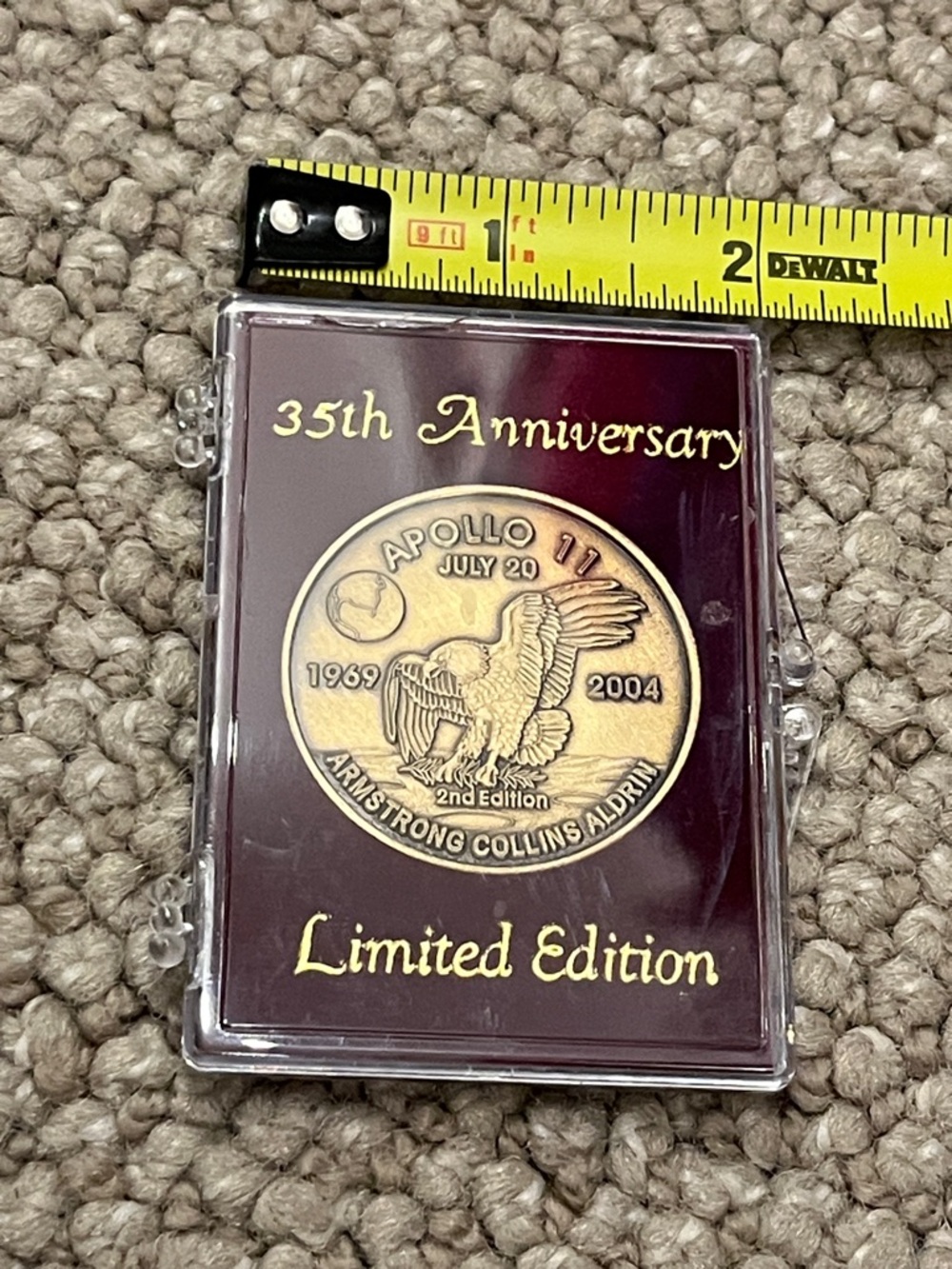 Limited Edition Apollo 11 Commemorative Coin in Gold Tone - 35th Anniversary - Picture 7 of 8